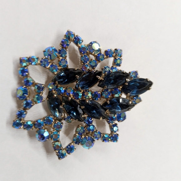Vintage Blue Rhinestone Brooch - Picture 3 of 6